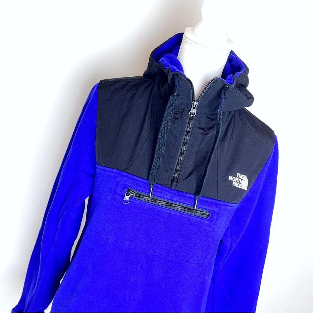 THE NORTH FACE Hoodie
